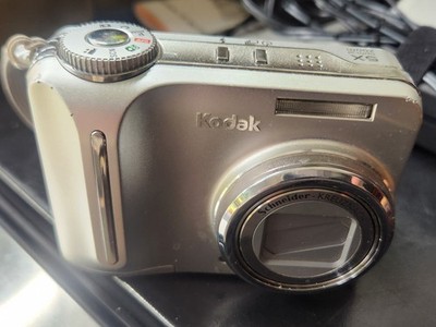 Kodak EasyShare C875 8.0MP Digital Camera 2.5''LCD screen 5 x Optical Read 