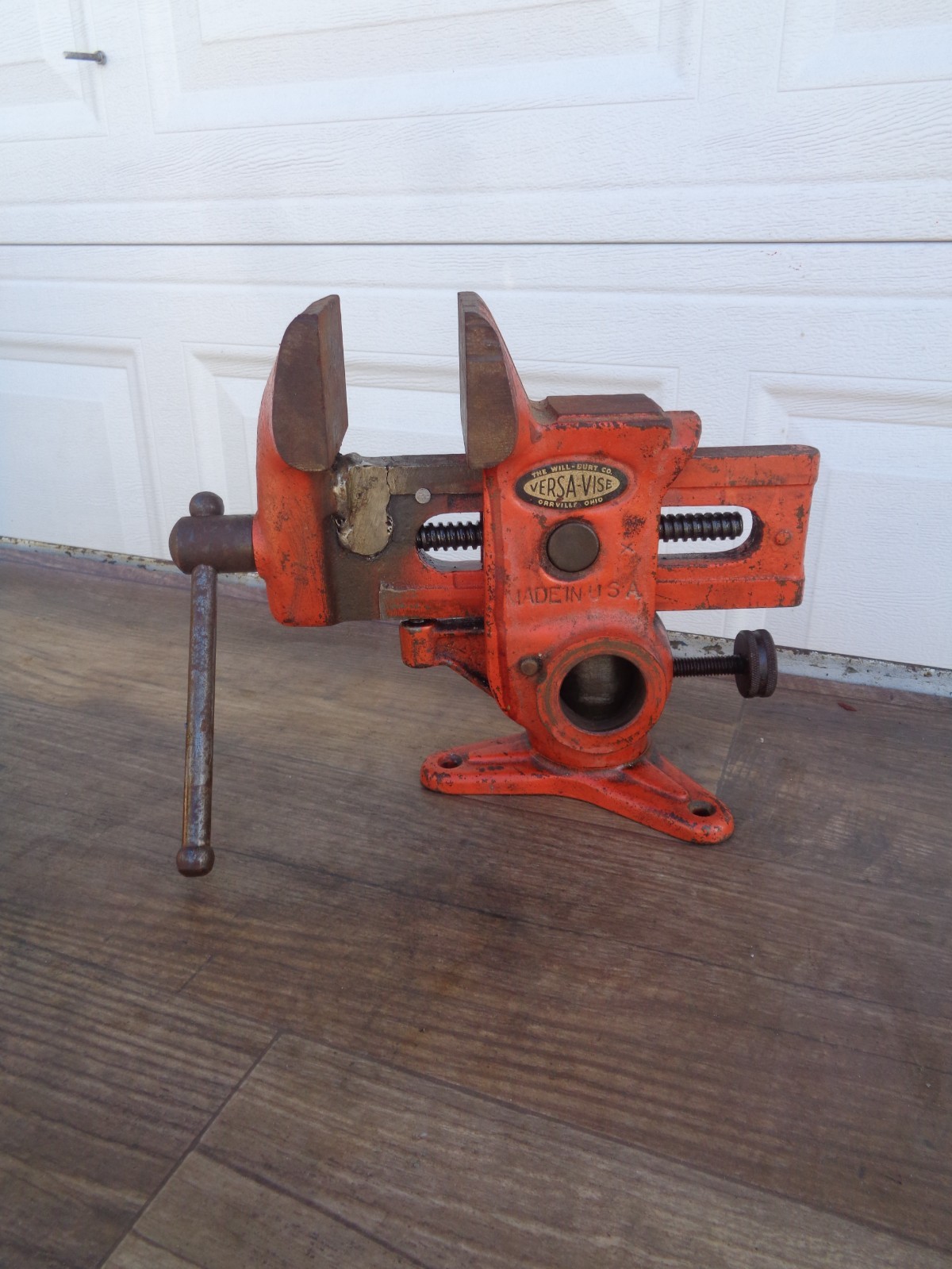 Vintage Will-Burt Versa-Vise Gunsmith Workshop Pivoting Bench Vise w/Base