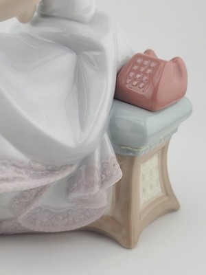 Lladro 電話をかける少女像 S466 Lladro Porcelain Figurine #5466 Chit Chat Girl On Phone With Dog