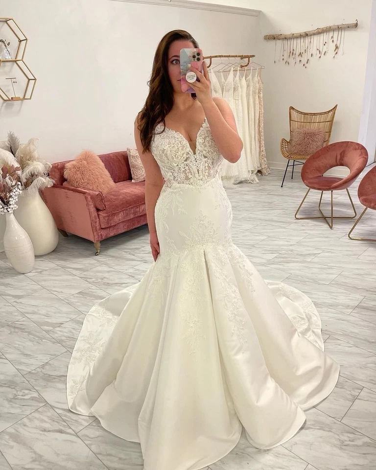Romantic Mermaid Wedding Dresses V Neck Lace Applique White Ivory Bridal Gowns - Image 2 of 4