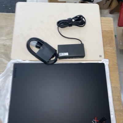Lenovo ThinkPad X1 Carbon Gen 14 Aura 14'' 2.8K OLED Ultra Series 2 32GB 1TB CAM