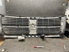 Used Front Grille Fits 2012 Ram Dodge 2500 Pickup Painted Surround With Black B Used Front Grille Fits 2012 Ram Dodge 2500 Pickup Painted Surround With Black B
