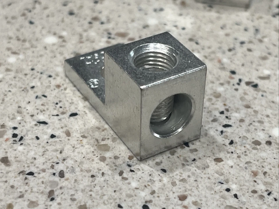 (50) Burndy KA25U Terminal Lug 14STR-1.0STR Aluminum /Copper 1/4" Stud NEW BOX - Image 4 of 4