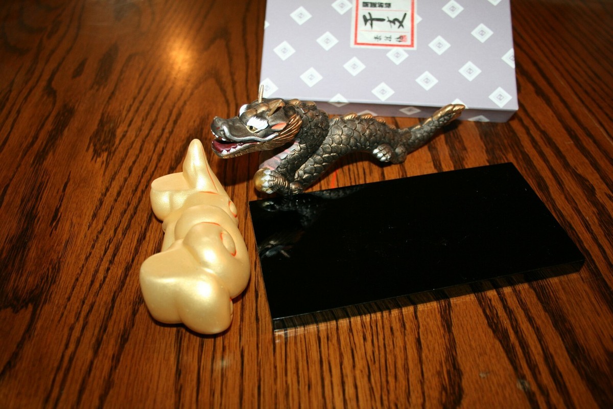 VINTAGE JAPAN JAPANESE CERAMIC DRAGON CLOUD ON STAND ORNAMENT BOX