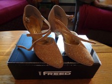 ZAPATOS FREED OF LONDON DANCE GOLD SPARKLE GLITTER TACONES NIÑAS TALLA 2 1/2 CON CAJA