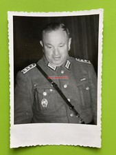 Photo, homme de la police populaire en uniforme (N)50857