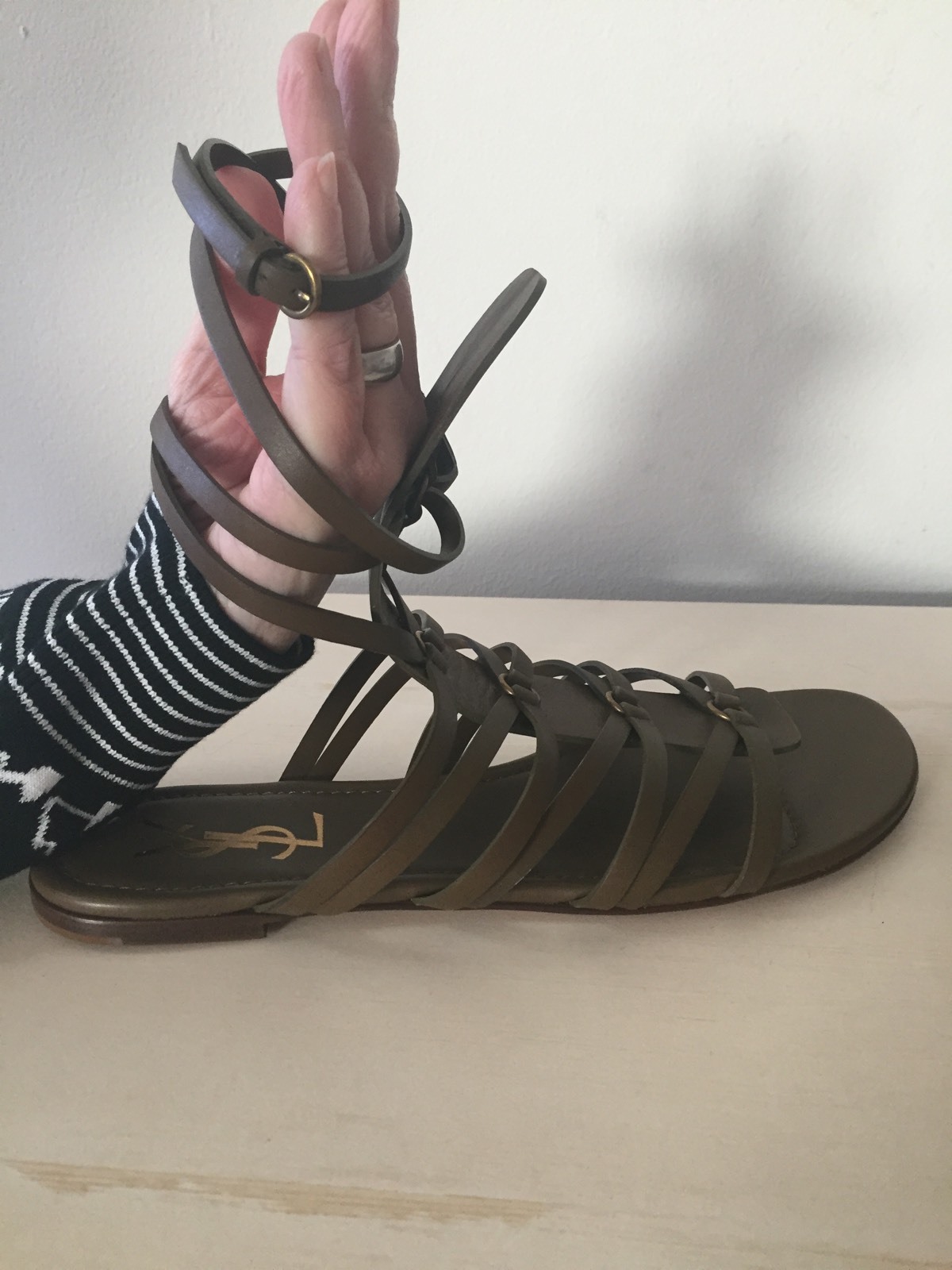 Sandali gladiatore verde kaki Yves Saint Laurent nuovi con scatola originali 39