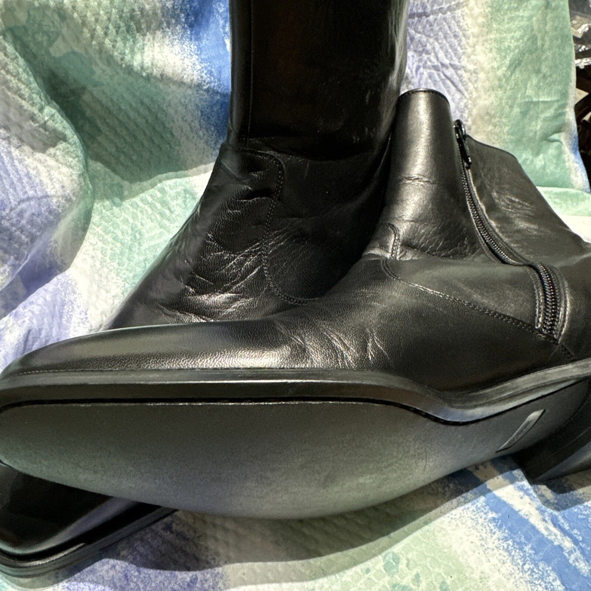 Magnanni Black Leather Zip Ankle Boots Size 8D.  Never worn outside my home. Magnanni Men main image 2