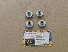 0706 - Kit 4 Dadi Gradino Ruota 8X22 Vespa 125 VNB1 VNB2