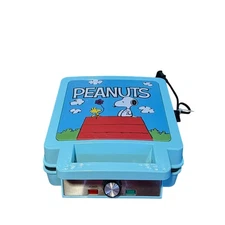 Williams Sonoma PEANUTS Deluxe Waffler Waffle Maker Blue Snoopy Charlie Used