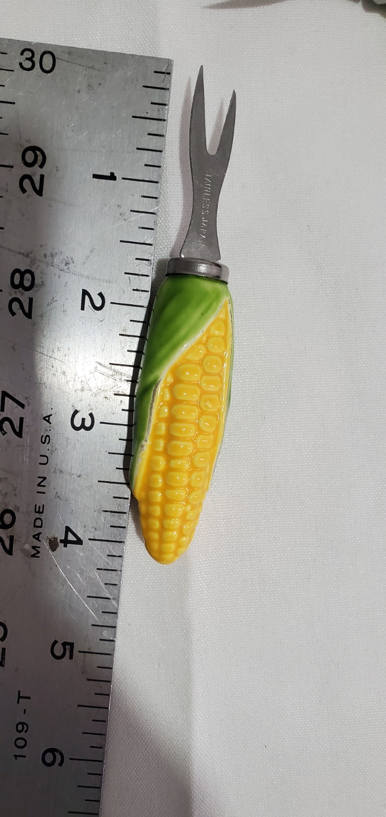 Vintage 50's 60's Corn On The Cob Holders Set of 8 Ceramic 4 Inch Made In Japan 