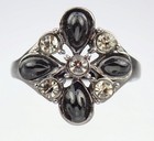 Pretty Vintage Silver Tone Black White Crystal Teardrop Floral Ring Size 7.75 — photo 1