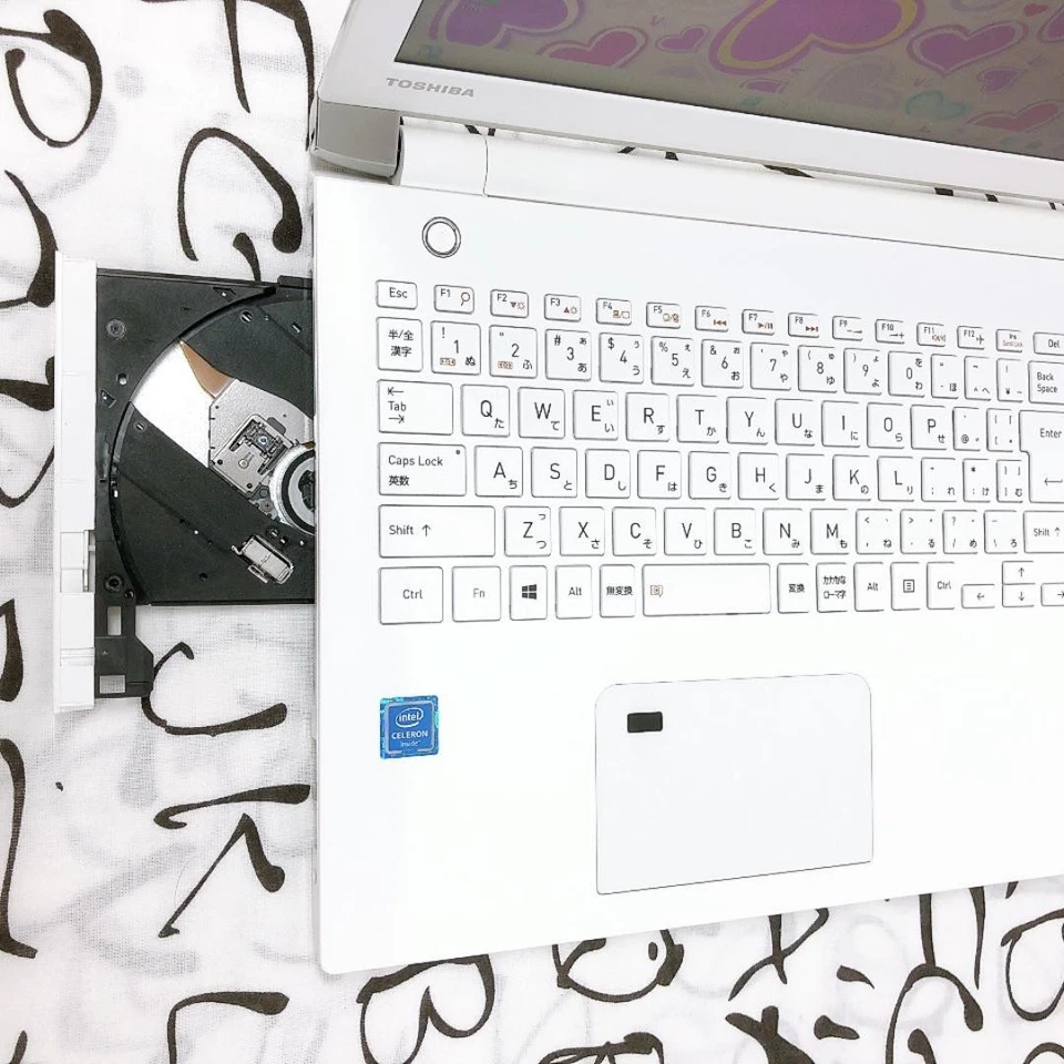 Toshiba 15.6" Laptop Windows 11 Celeron 4GB RAM 250GB SSD DVD White - Image 3 of 4