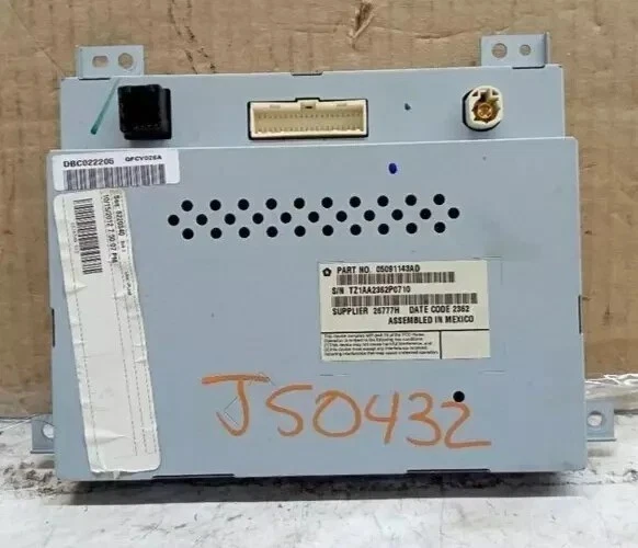 2013-2016 DODGE DART 8.4" Navigation Radio Display TOUCH SCREEN GENUINE OEM - Image 3 of 4