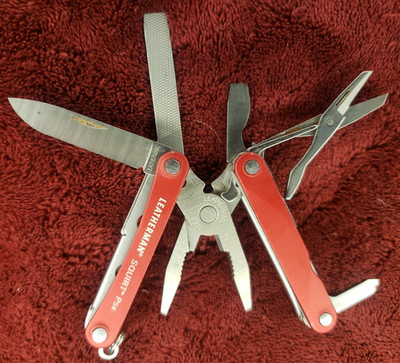     Leatherman Squirt PS4 Multi-Tool Red