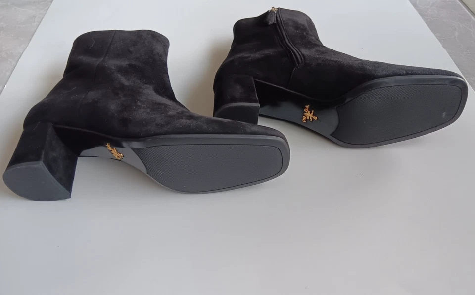 普拉达黑色麂皮绒方头拉链经典踝靴 2 码 8 或 38 码 — 第 4/4 张图片