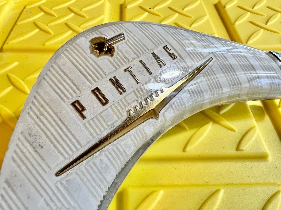 Pontiac 1958 botón de bocina con adorno dorado 58 Star Chief Foto 3 de 4