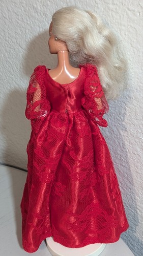 Mattel Barbie Winter Christmas Doll with Red Dress Fur Cape and Shoes - Picture 6 of 6