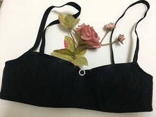 Nice  Bra size it 3b us 34b eu 75b black padded underwired