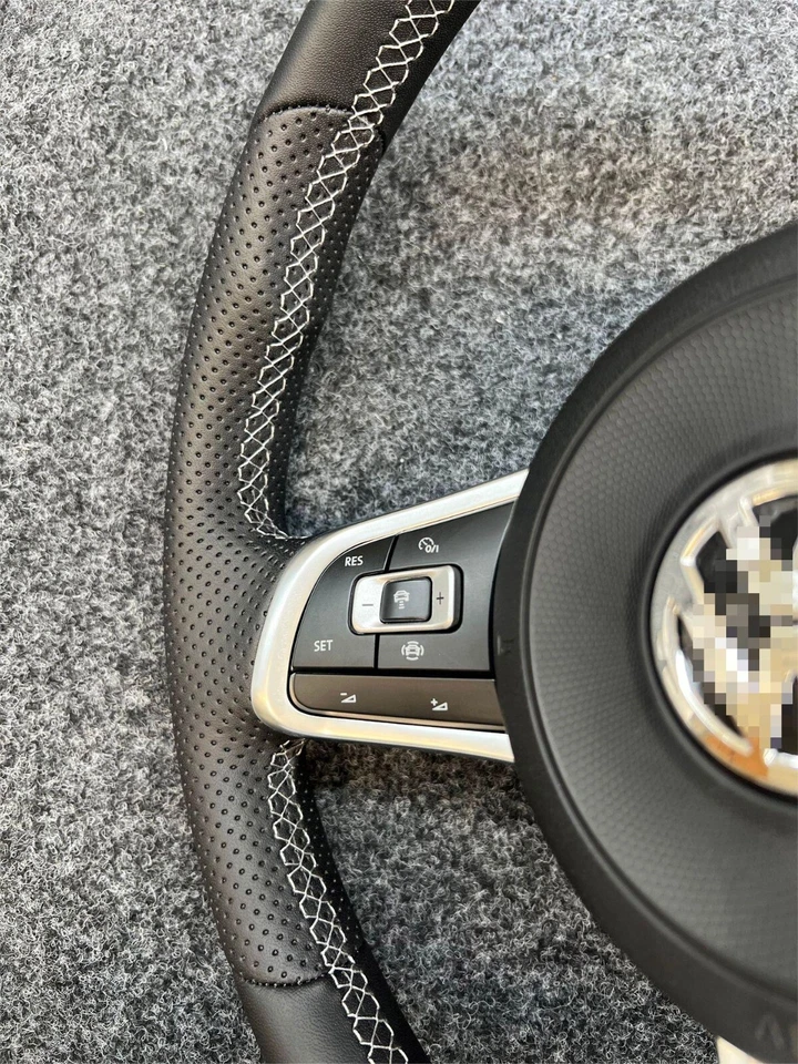 Volkswagen series steering wheel  upgraded to GTI style Foto 2 de 4