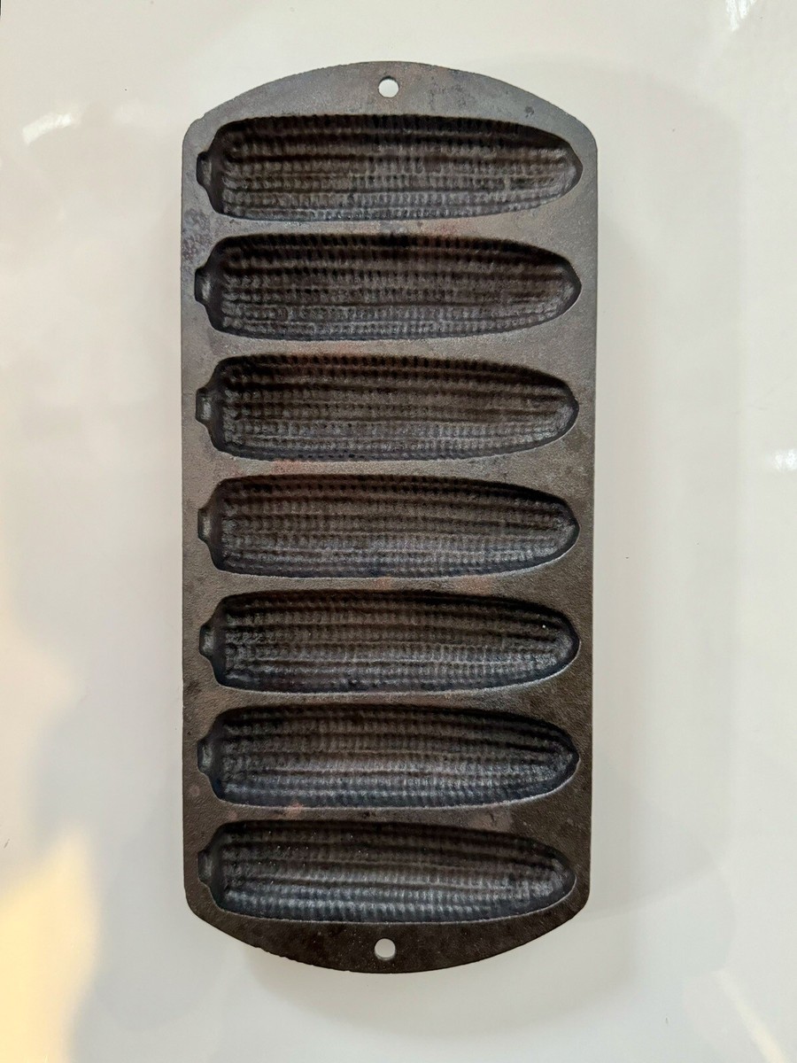 Vintage Cast Iron Pan LODGE 27C Corn Bread Muffin Corn Cobs USA