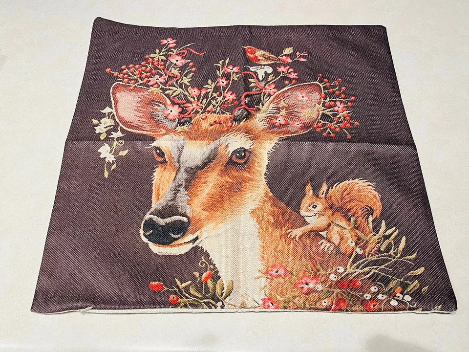 FUNDA ALMOHADA CIERVO CON FLORES DECORATIVA INTERIOR/EXTERIOR 18 X 18 NUEVA Foto 4 de 4