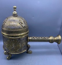 UN QUEMADOR DE INCIENSO CON INCRUSTACIONES DE PLATA RENACIMIENTO MAMELUCO, Egipto PRINCIPIOS DEL SIGLO XX