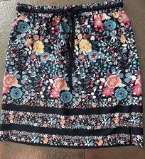 Loft Skirt Medium Flowers Elastic Waist Pocket Multi Colored Black Floral Travel