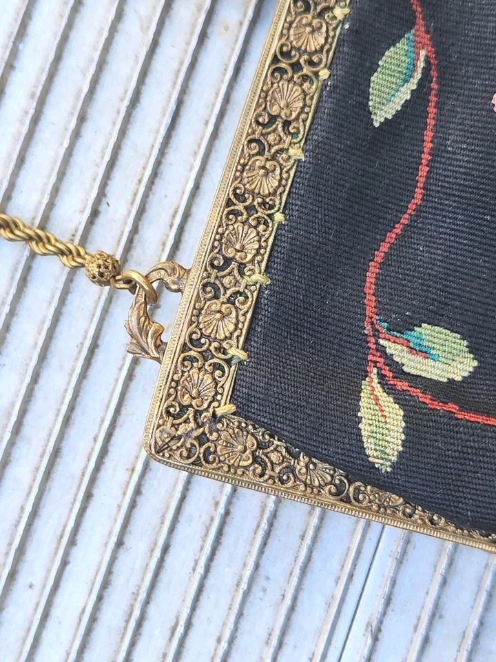 Elegante bolsa de tapeçaria francesa vitoriana antiga Aubusson moldura de joias douradas  - Imagem 4 de 4