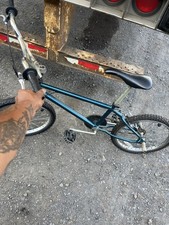 Mongoose Blue BMX Bike w/ Silver BMX Bars Bla...