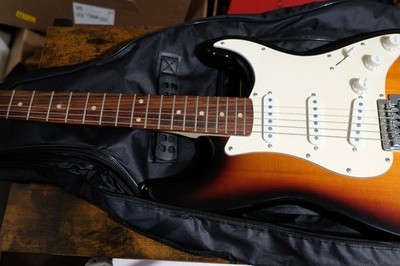 Fender Squier  Affinity Stratocaster  Electric Guitar, Brown Sunburst, Rosewood