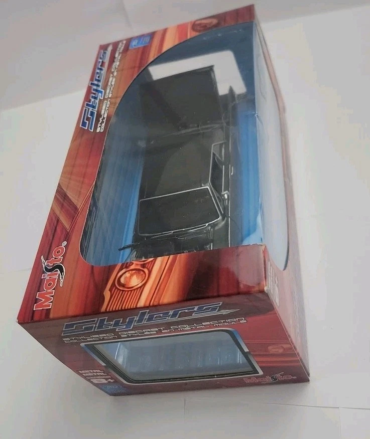 Maisto Pro Rodz 1966 Lincoln Continental 1:26 Scale Black - Image 2 of 4