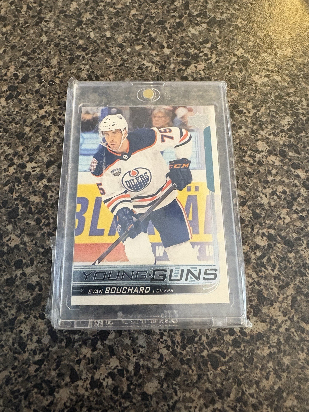 Evan Bouchard 2018-19 Upper Deck Series 1 Young Guns #221 Rookie Oilers