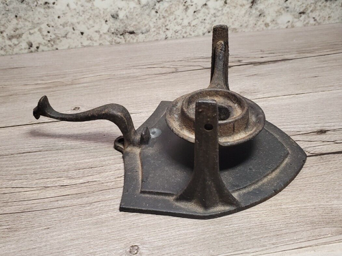 Vintage Wrought Iron Shield Japanese Nautical Gimbal Whale Tail Candle Holder - Imagen 4 de 7