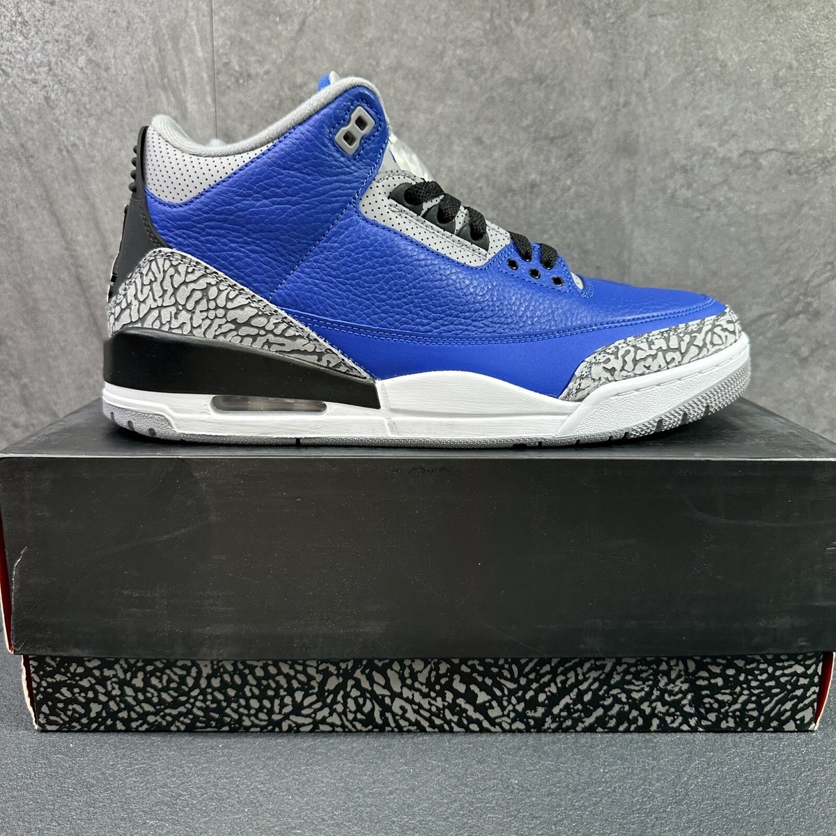 Air Jordan 3 Retro size 12 Royal Varsity Jordan 3 Retro  main image 2