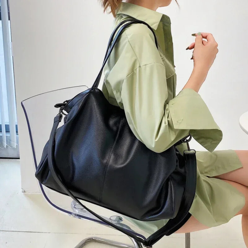 Stylish Hobo Shoulder Bag – Big Silver Snap Hook & Roomy Design