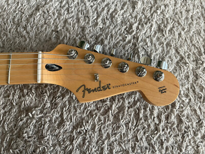 Fender Player Stratocaster HSS Plus Top 2020 MIM Cherry Burst