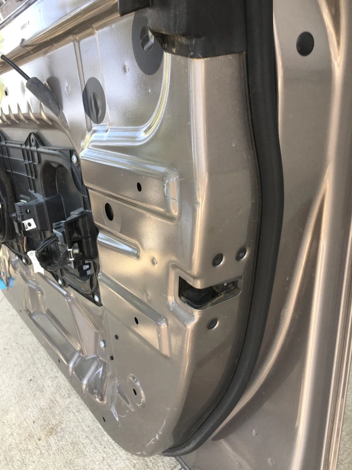 Оригинальный серебристый корпус передней правой пассажирской двери для Jaguar XF 2009-2015 годов выпуска - Изображение 4 из 4