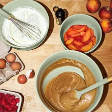 Exquisite three-piece stoneware stackable mixing bowl set, Sage Green