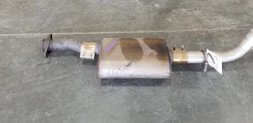 93 GMC TYPHOON DYNOMAX MUFFLER EXHAUST ASSEMBLY - Image 2 of 4