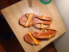 Sandali Dorea collezione estate in pelle morbidissima in color cuoio e giallo