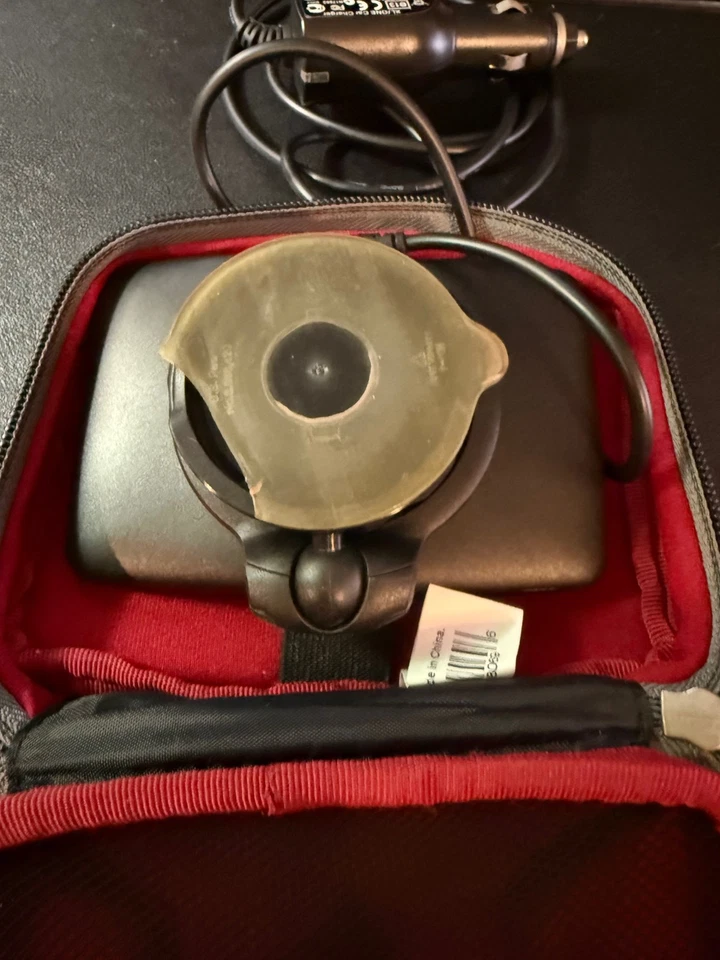 Tom-Tom XXL Car GPS Navigation System Touch Screen (N14644) - USA & Canada - Image 3 of 3