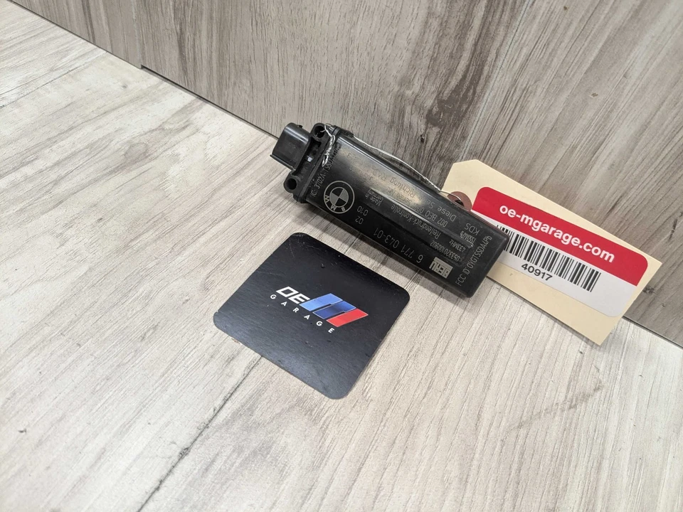 OEM BMW E82 E88 E90 E92 E93 F10 Tire Pressure Monitoring Sensor Module RDC TPMS - Image 3 of 4