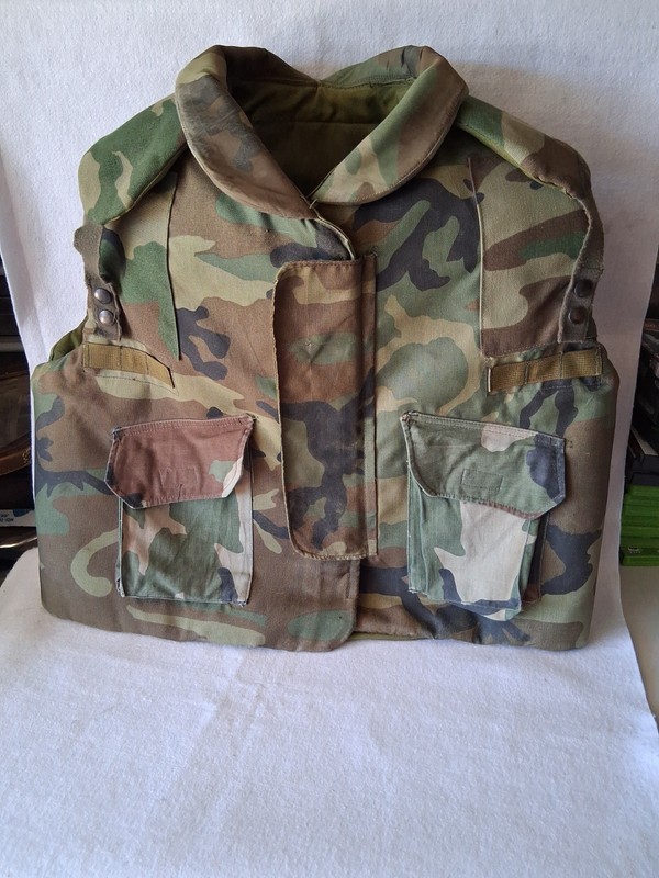 US Army XL Body Fragmentation Protective Vest Woodland Camo 8470-01-092-8501