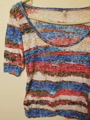 rue 21 juniors size L blouse 25 L 19 across front chest pit to pit red blue wh - Picture 7 of 10