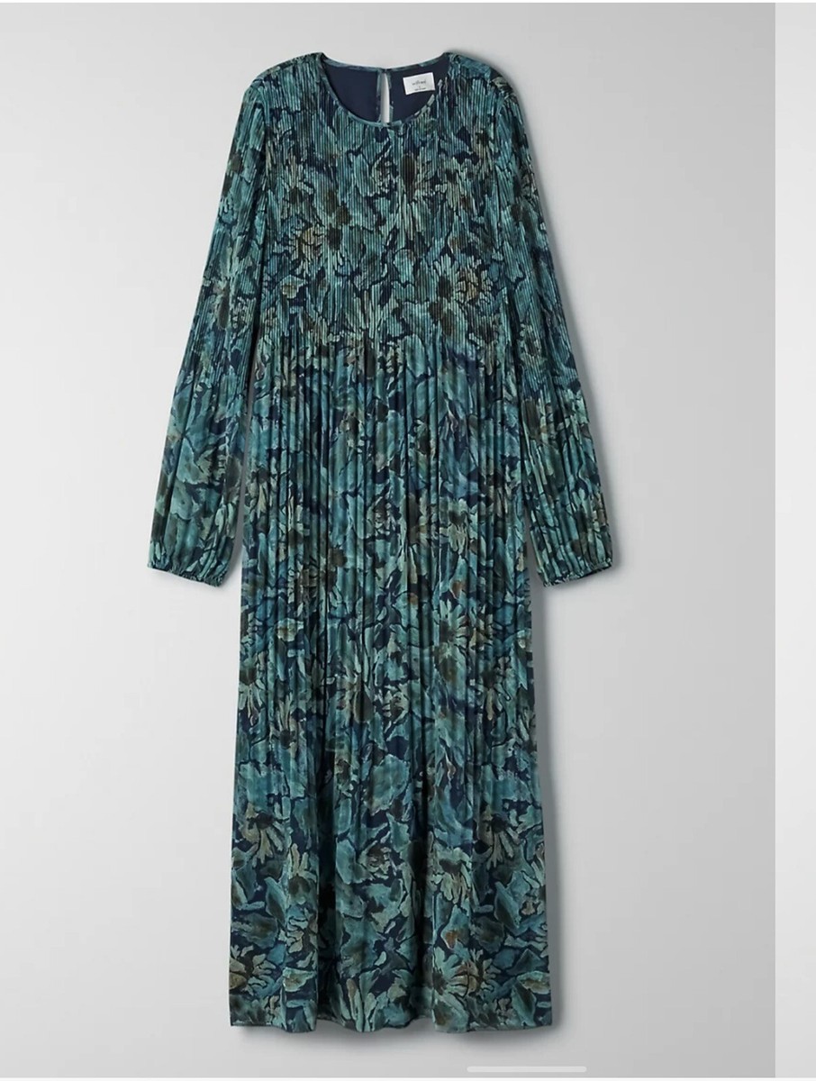 green dress aritzia Aritzia Audience Slip Dress by Aritzia Babaton