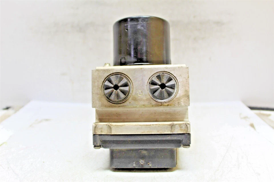 20766618 Cadillac CTS 2009-2015 ABS Antilock Brake Pump Control Module 15L4 756 - Image 2 of 4