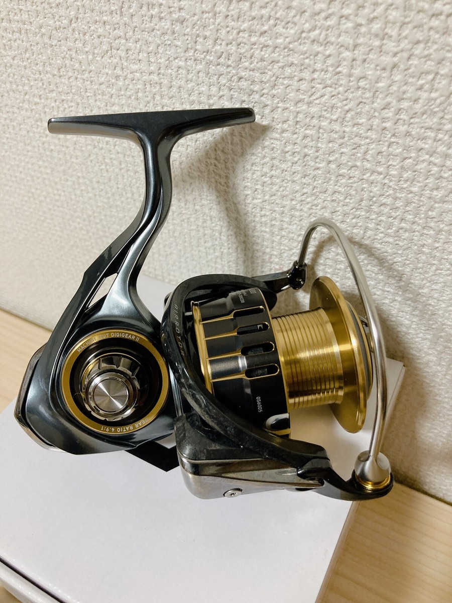 Daiwa Spinning Reel 17 THEORY 4000 Gear Ratio 4.9:1 Fishing Reel