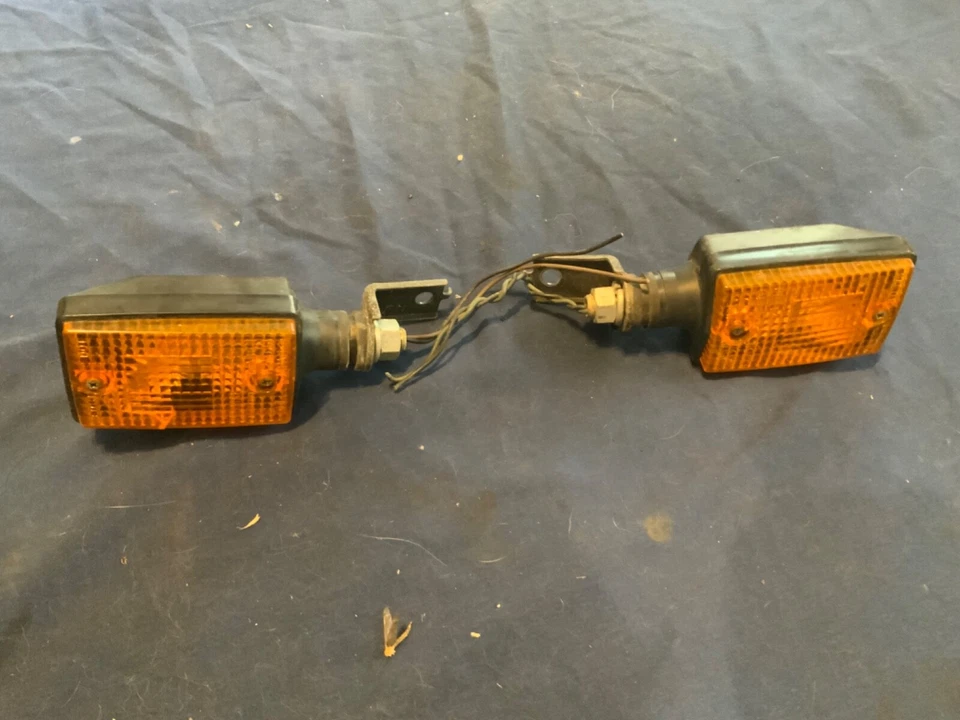 Yamaha CA50 RIVA CA 50 1986 Scooter/Original OEM intermitentes delanteros Foto 2 de 4