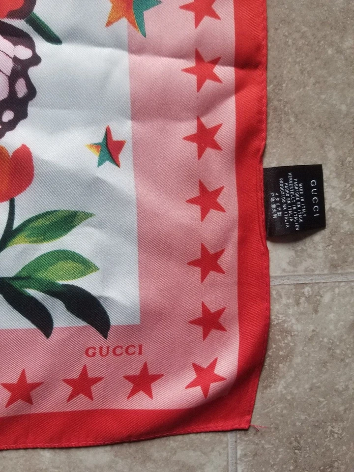 Gucci Bufanda de Seda Floral Serpiente Mariposa L'Aveugle Par Amour Cuadrado Foto 3 de 4